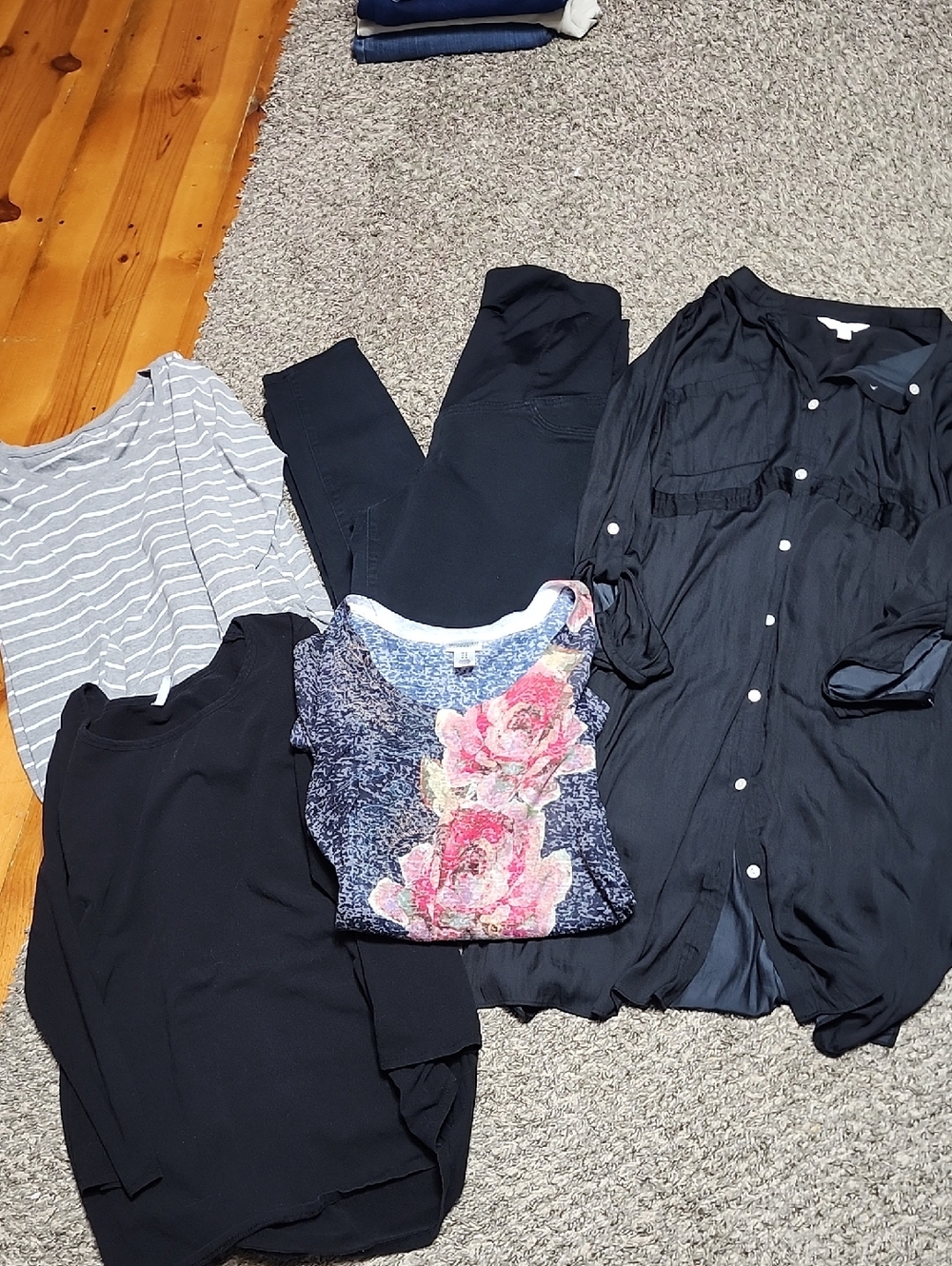 5 Maternity Peices